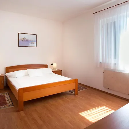 1 Bedroom Awesome In *